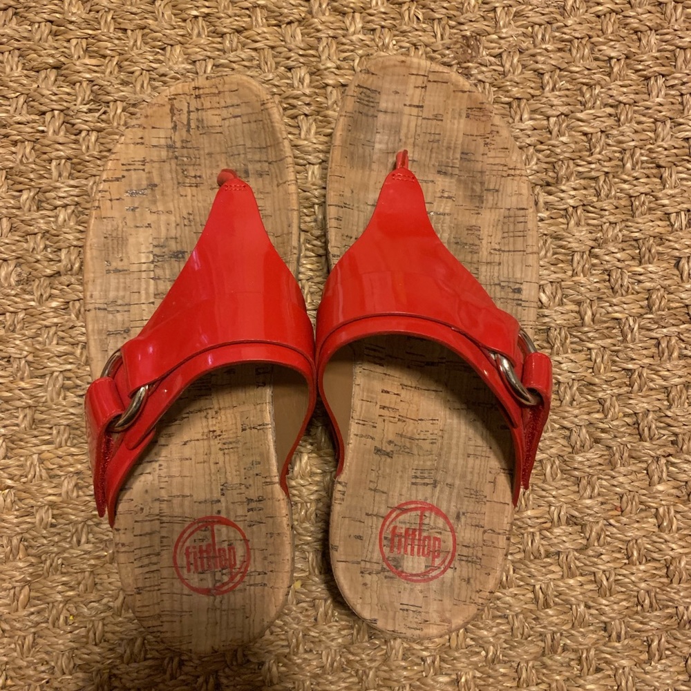 Size 7 FitFlop red